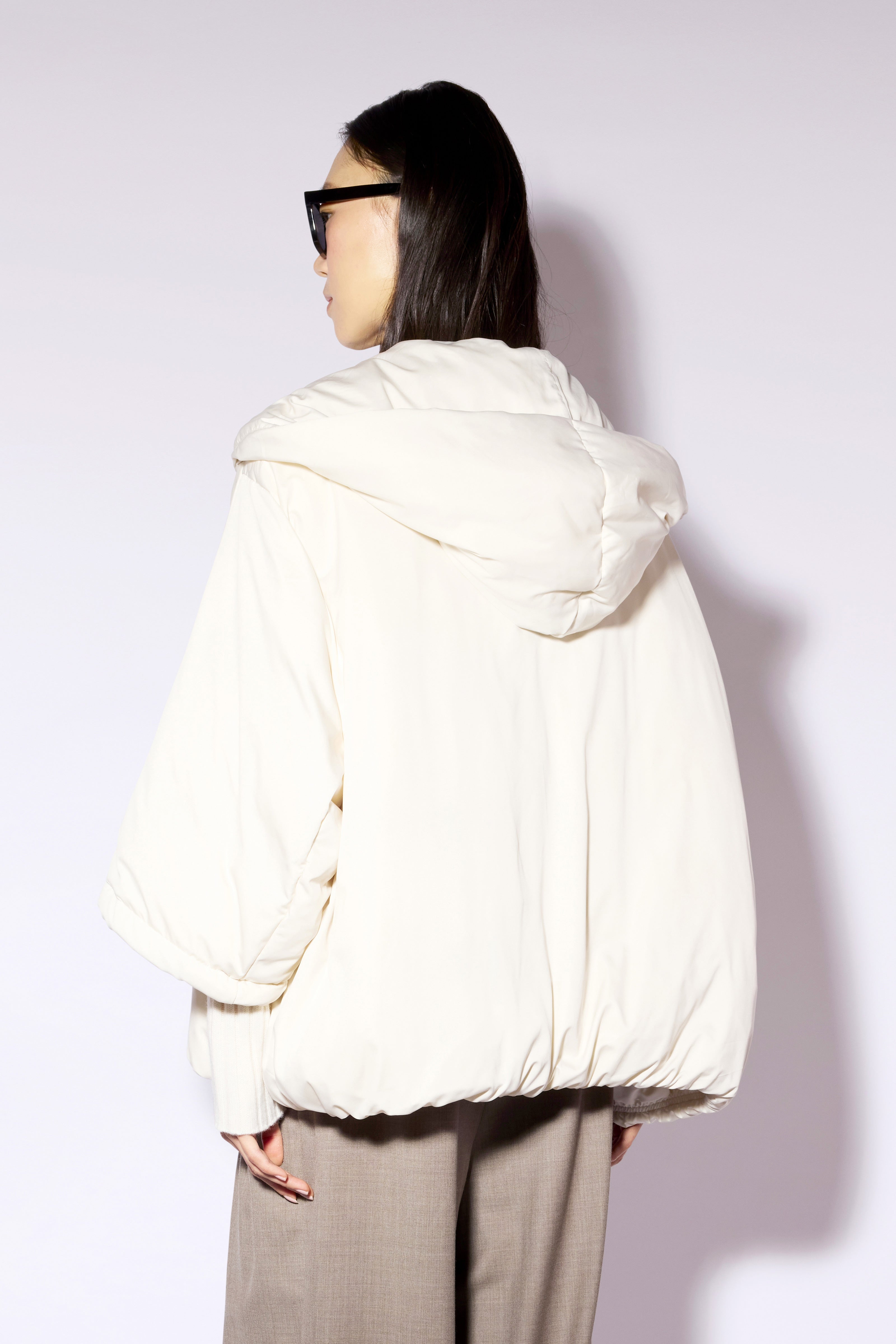 Liviana Conti Peter doudoune cape satin noir taille M