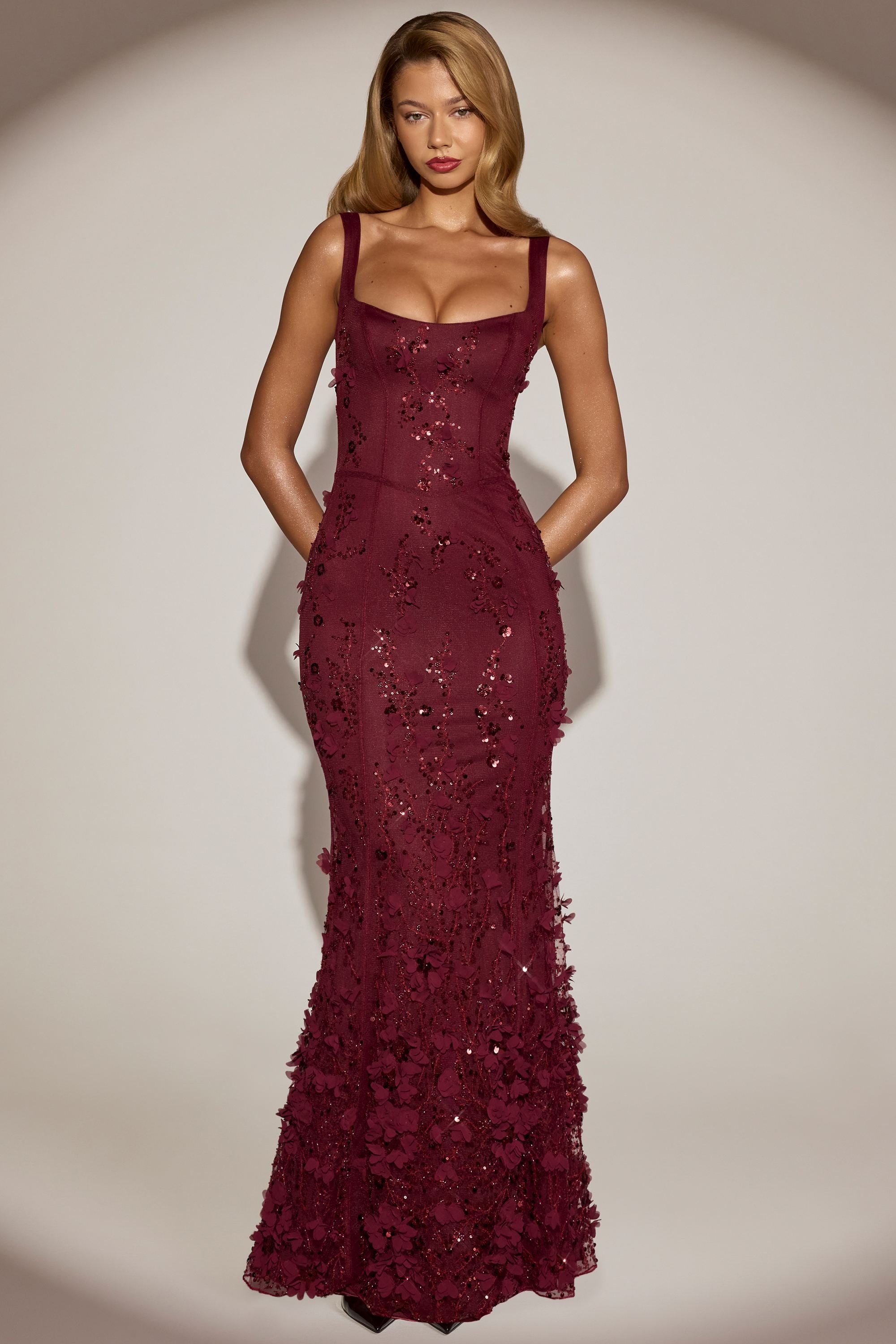 Oh Polly Embellished Vasanta robe corset bordeaux sequins