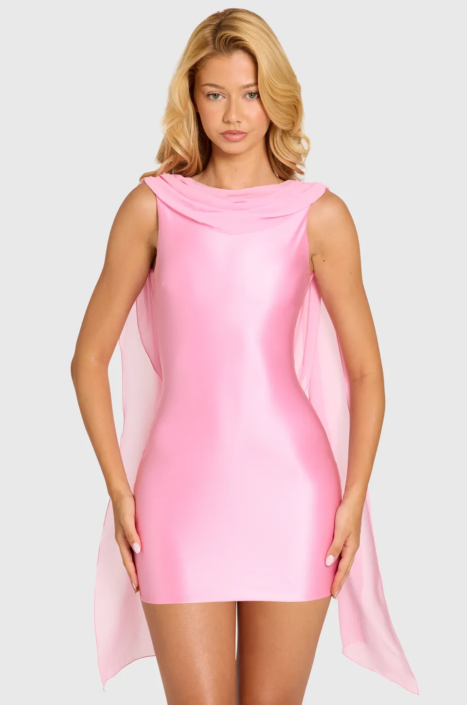 Oh Polly Venya Satin Mini Robe Blossom drapée dos nu