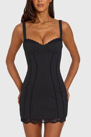 Oh Polly Keava mini robe noire rayée dentelle