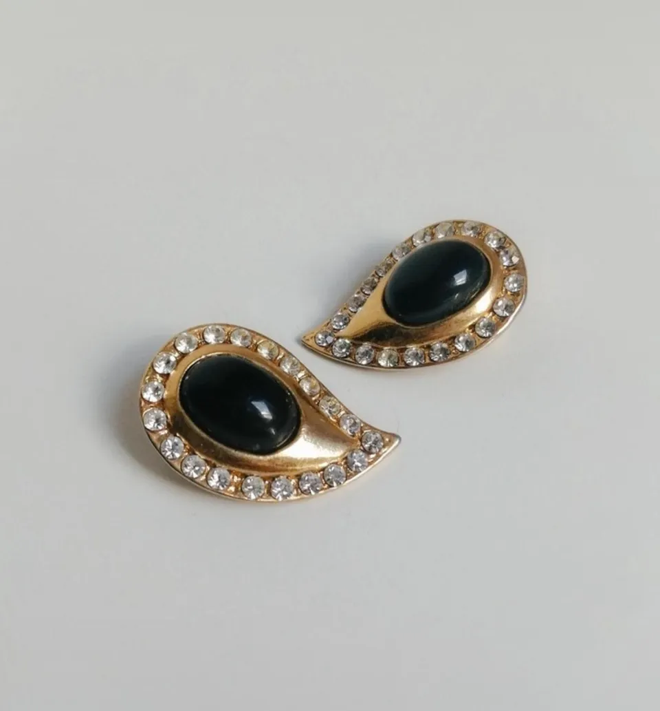 The Ethiquette Bijoux boucles d’oreilles goutte noir doré clips