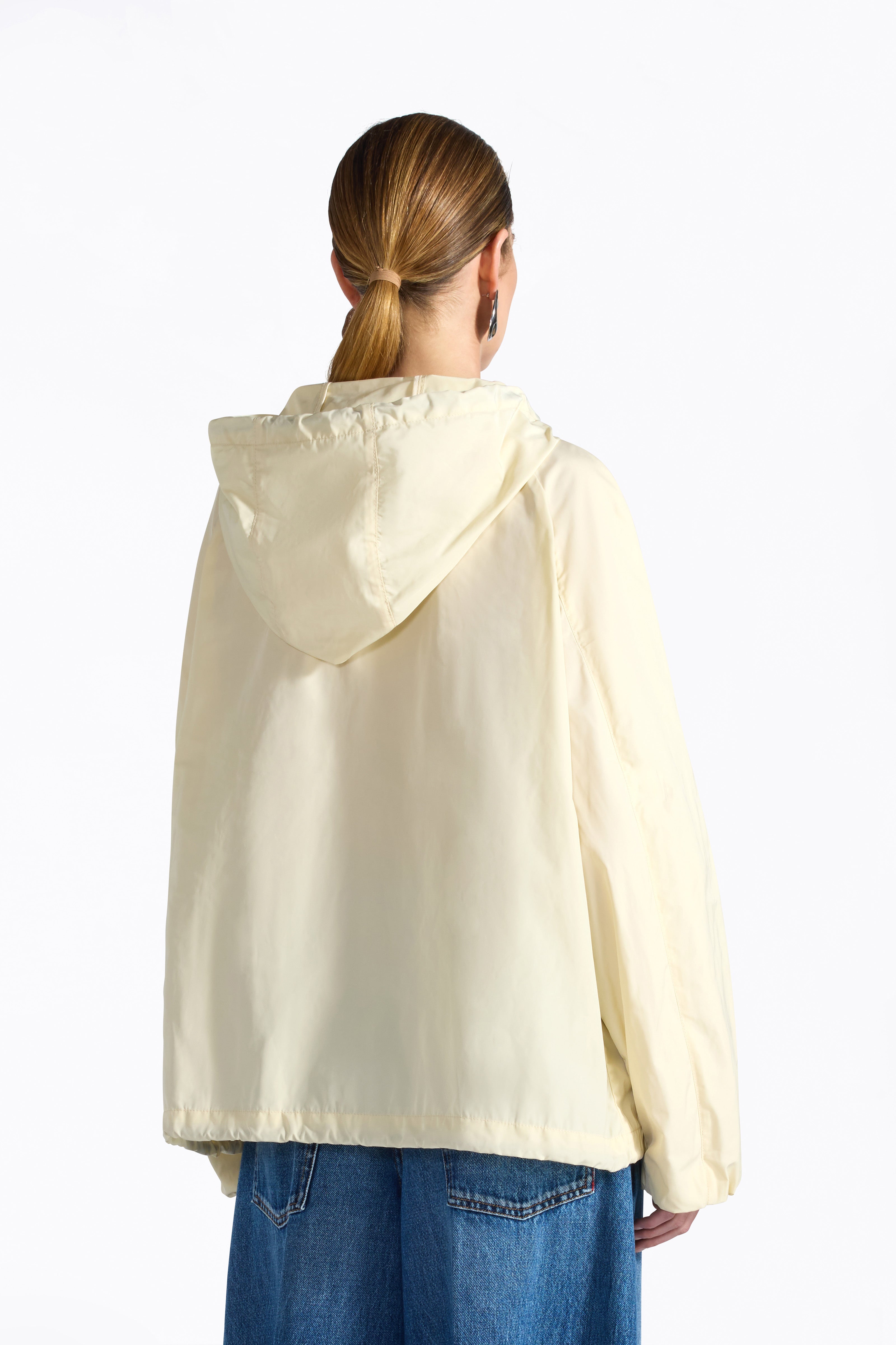 Liviana Conti Tyler veste courte polline