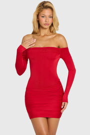 Oh Polly Xael mini robe rouge cerise épaules dénudées jersey