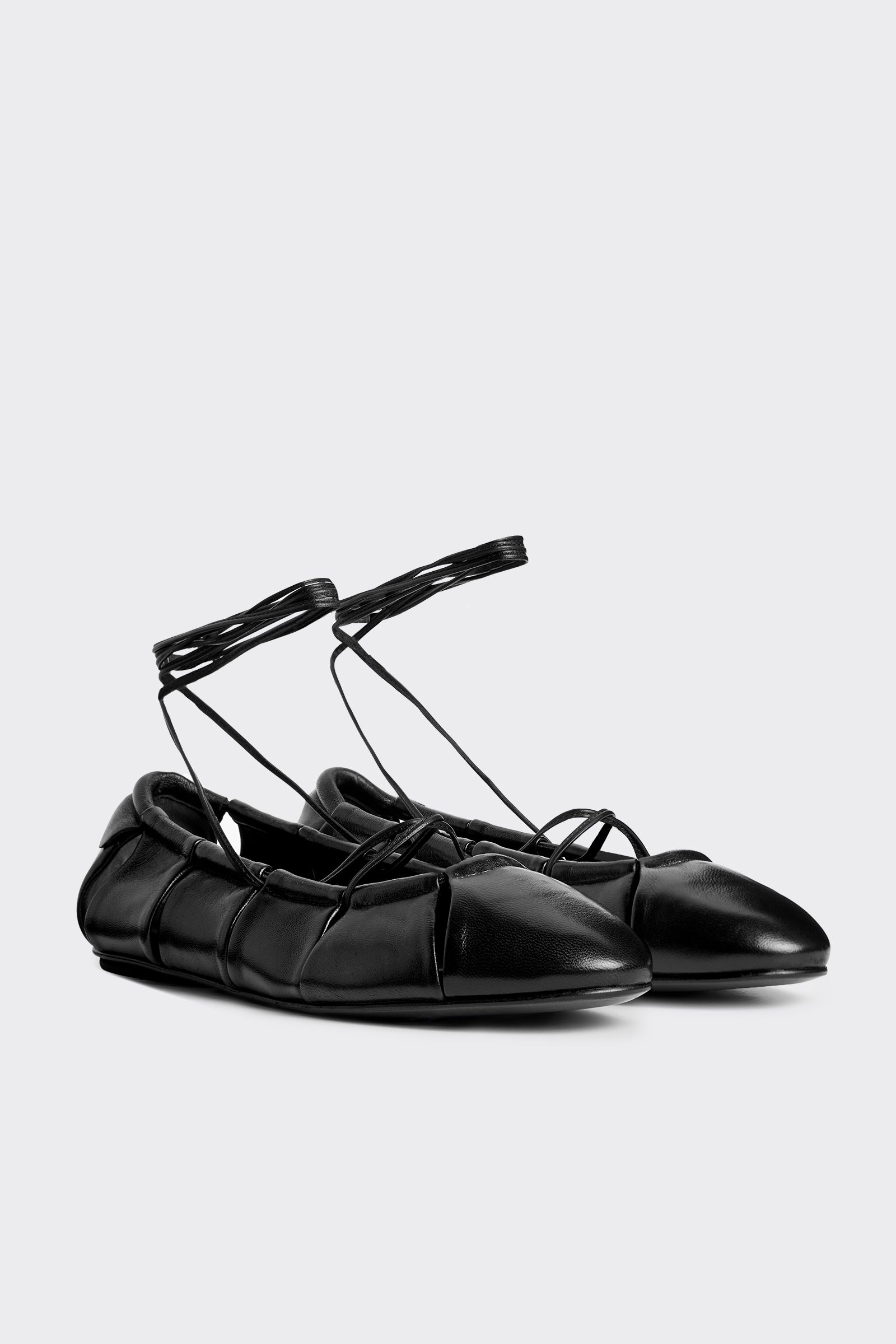 Liviana Conti Fabiola ballerine cuir noir découpé