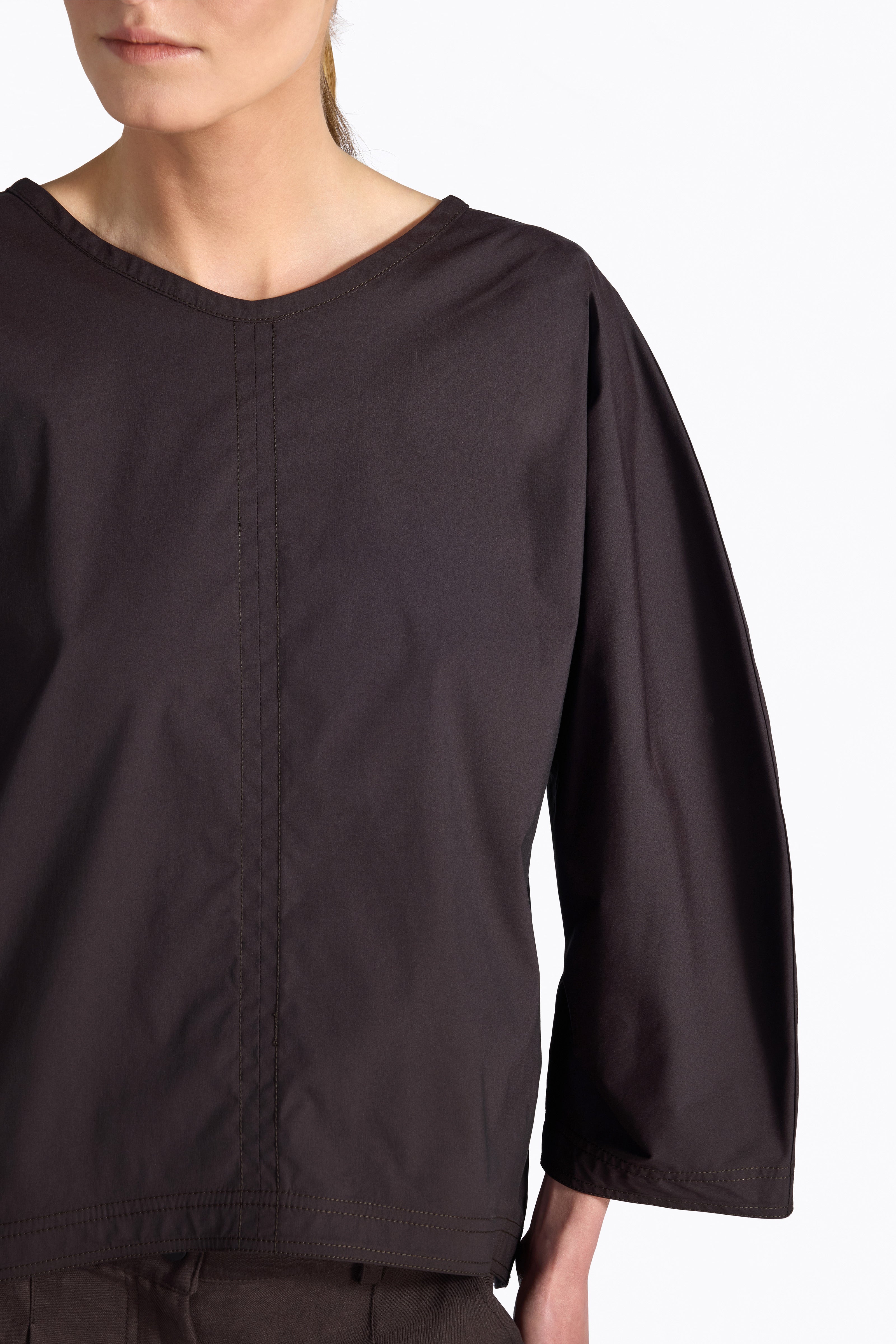 Liviana Conti Jade blouse fondente col V popeline