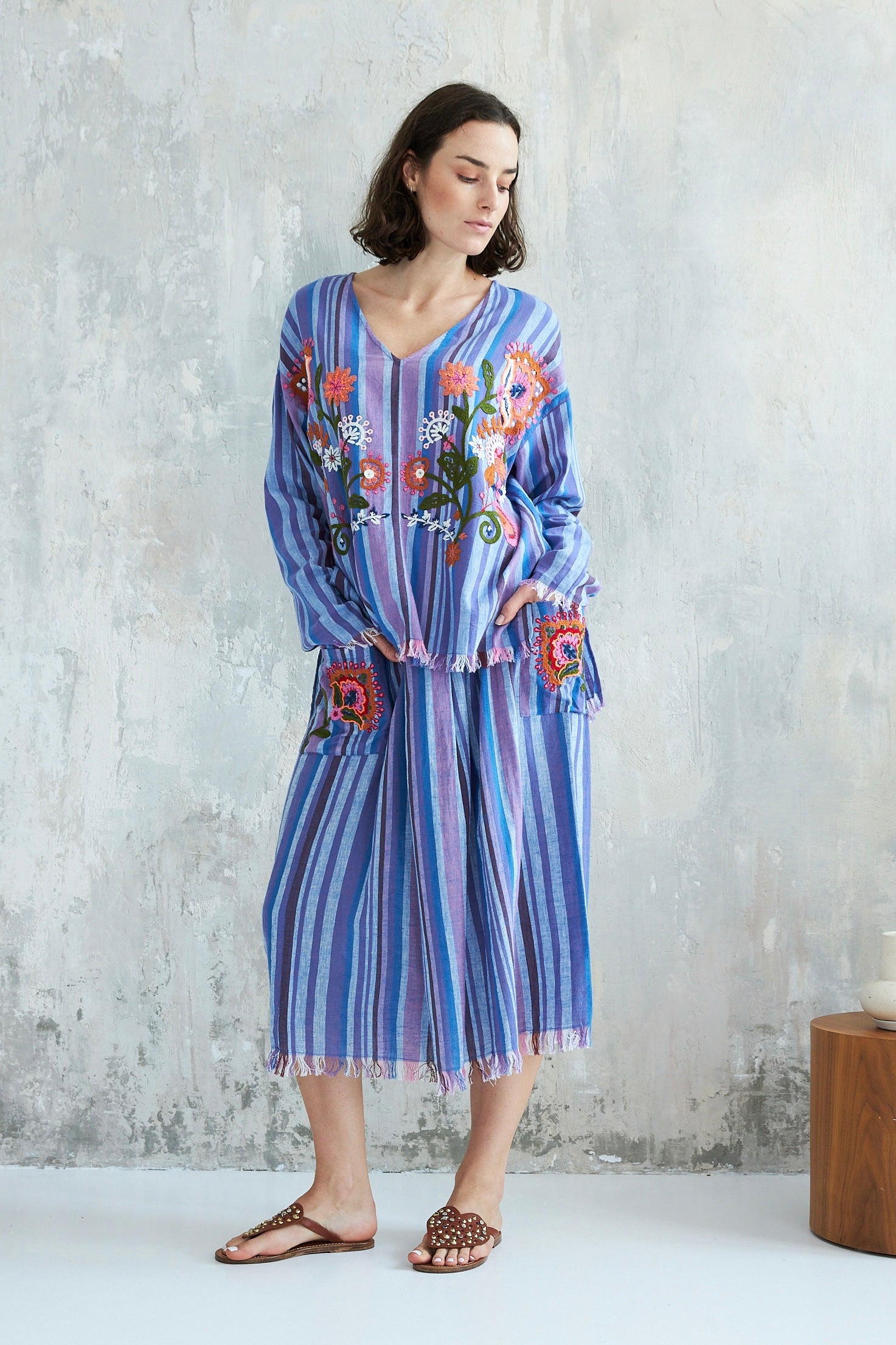 Chicosoleil Roni top bleu rayé broderie florale coton