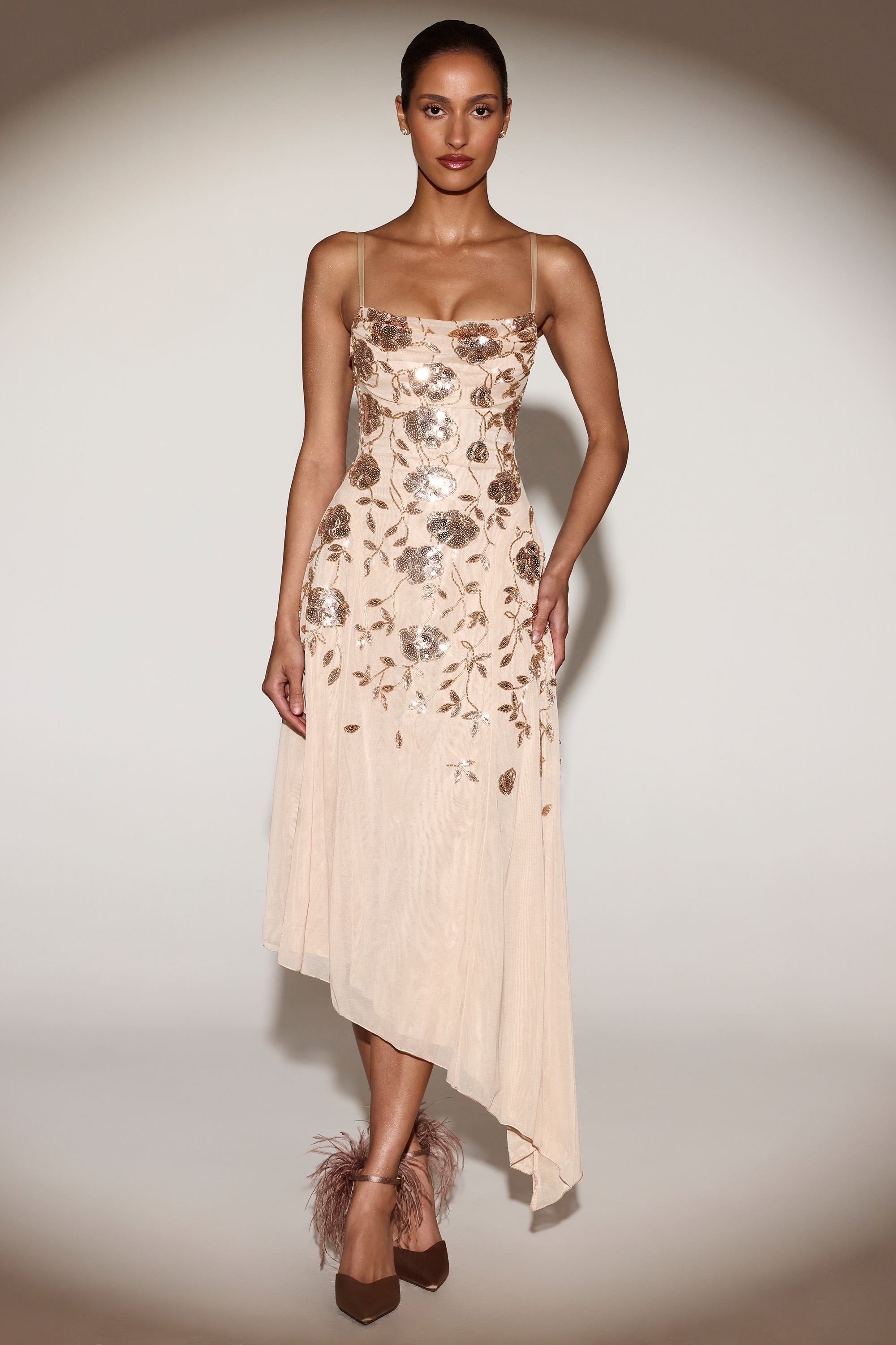 Oh Polly Zelina robe sequins Gold asymétrique midaxi bretelles