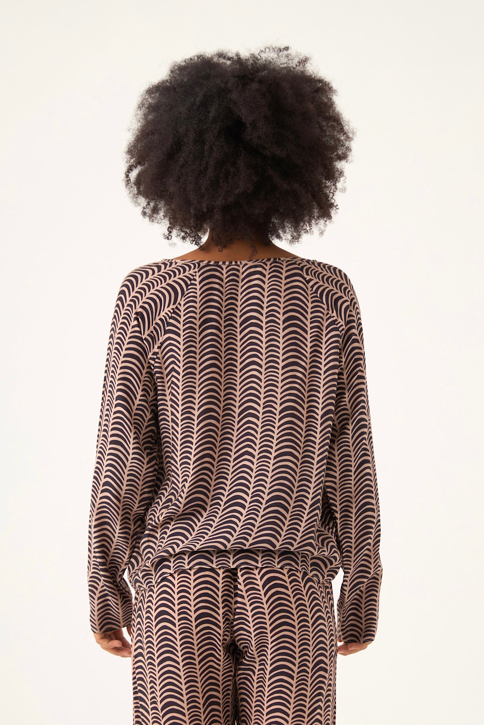 Chicosoleil Louizon top sable ébène satin viscose fluide