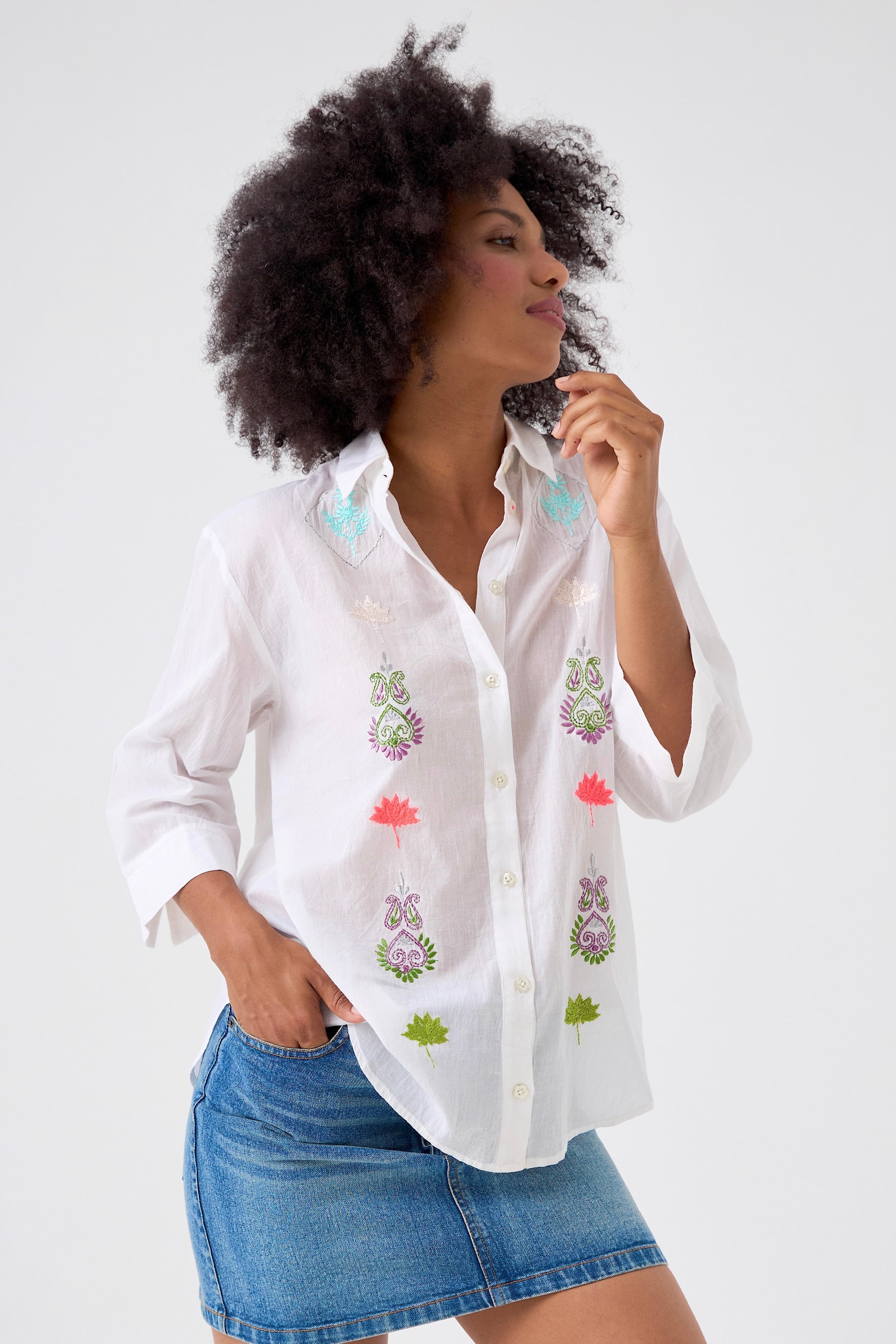 Chicosoleil Swann chemise coton blanc brodée