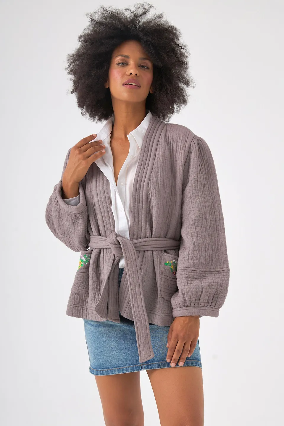 Chicosoleil Aurora veste kimono gris jacquard ceinturée