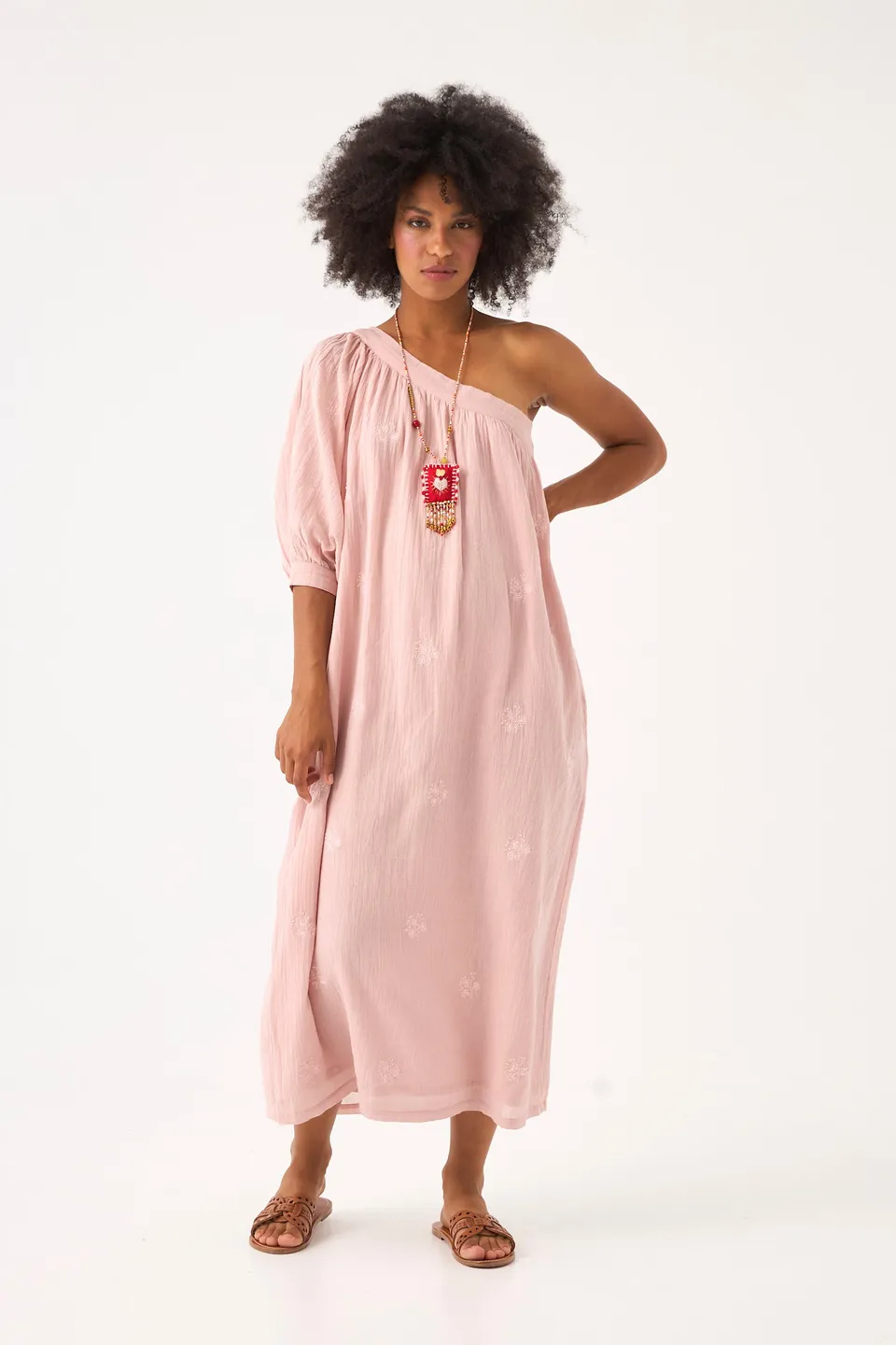 Chicosoleil Nahla robe longue rose romance asymétrique