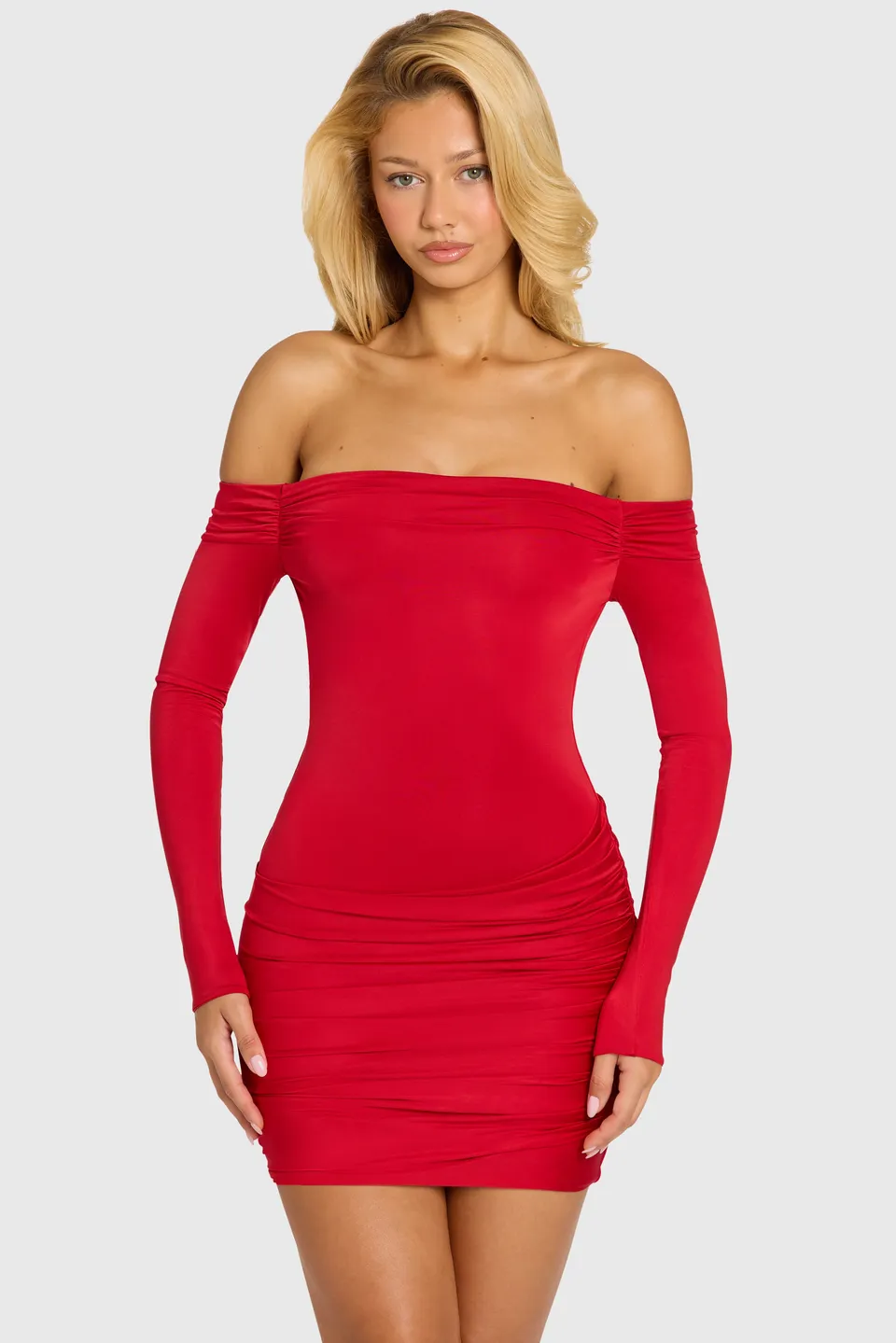 Oh Polly Xael mini robe rouge cerise épaules dénudées jersey