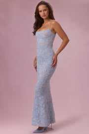 Oh Polly Valora robe maxi bleu ciel perles 3D col carré