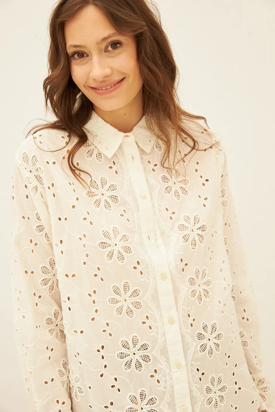 Chicosoleil Monika chemise écrue broderie anglaise