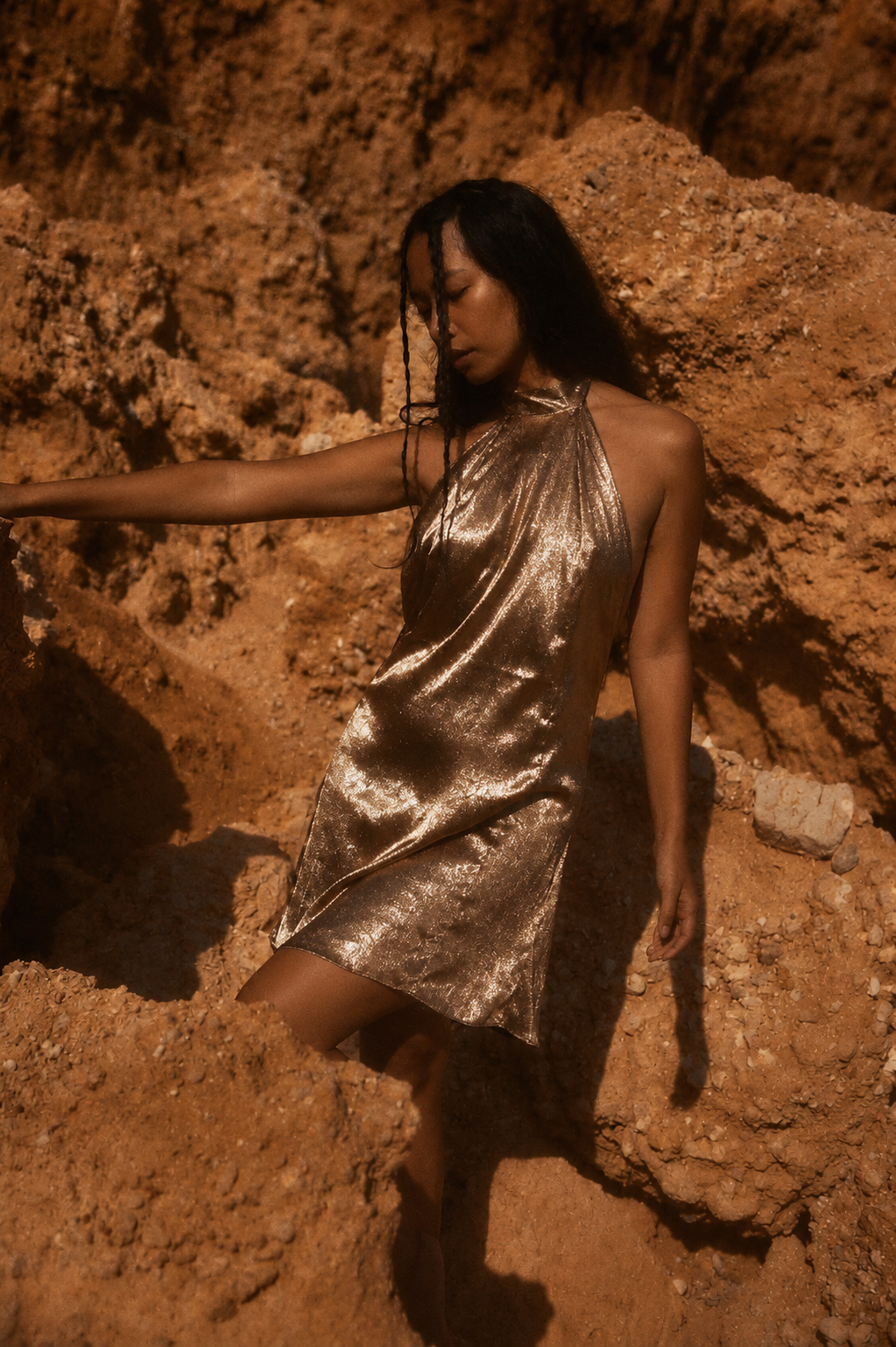 The Ethiquette Joy Zahara Dress robe satin lurex mini