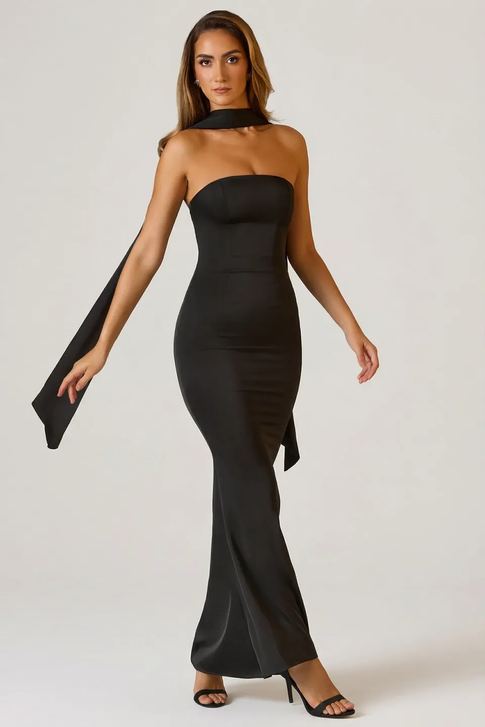 Oh Polly Mandi robe longue bustier noir satin foulard