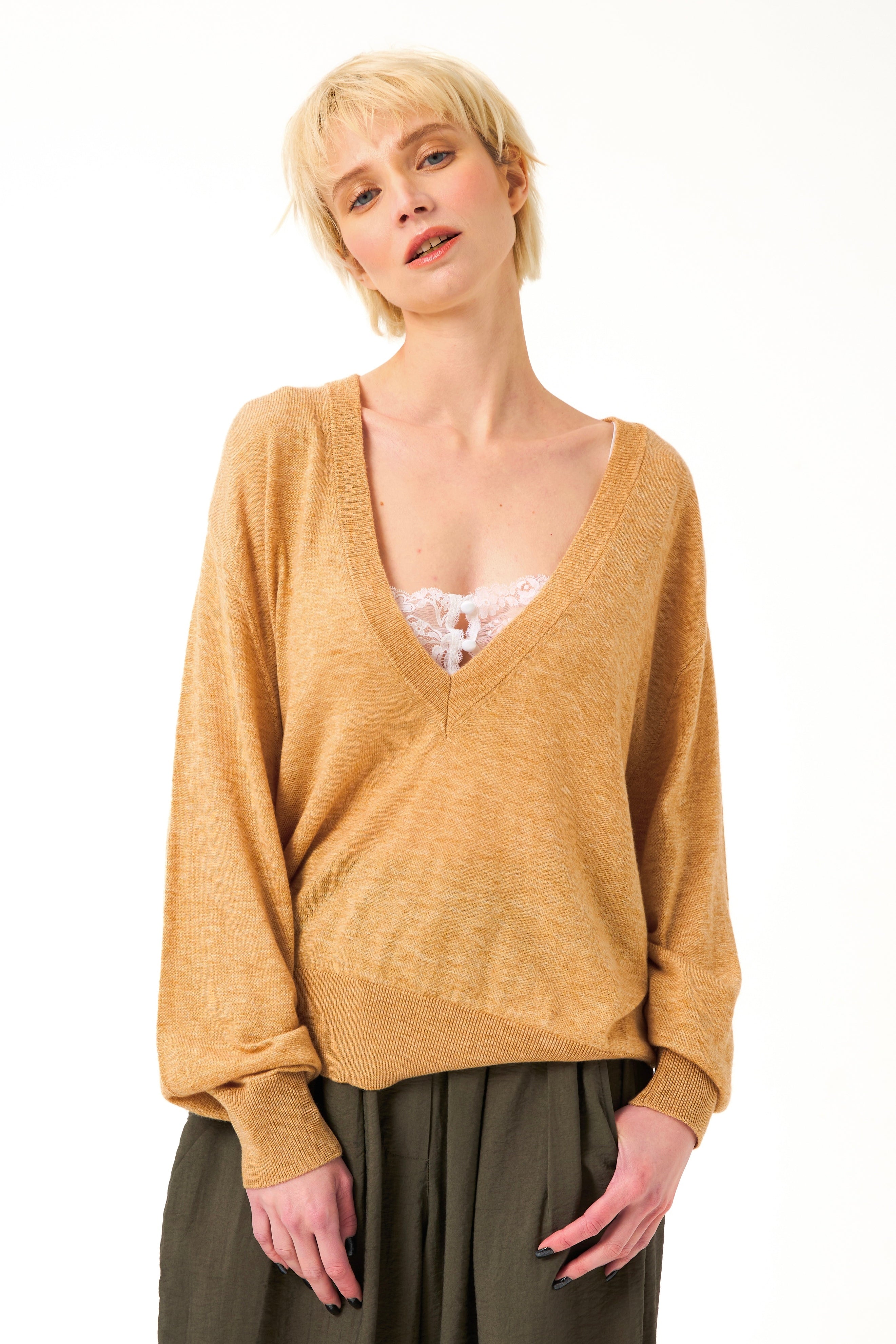 Chicosoleil Poupy pull oversize beige col V laine