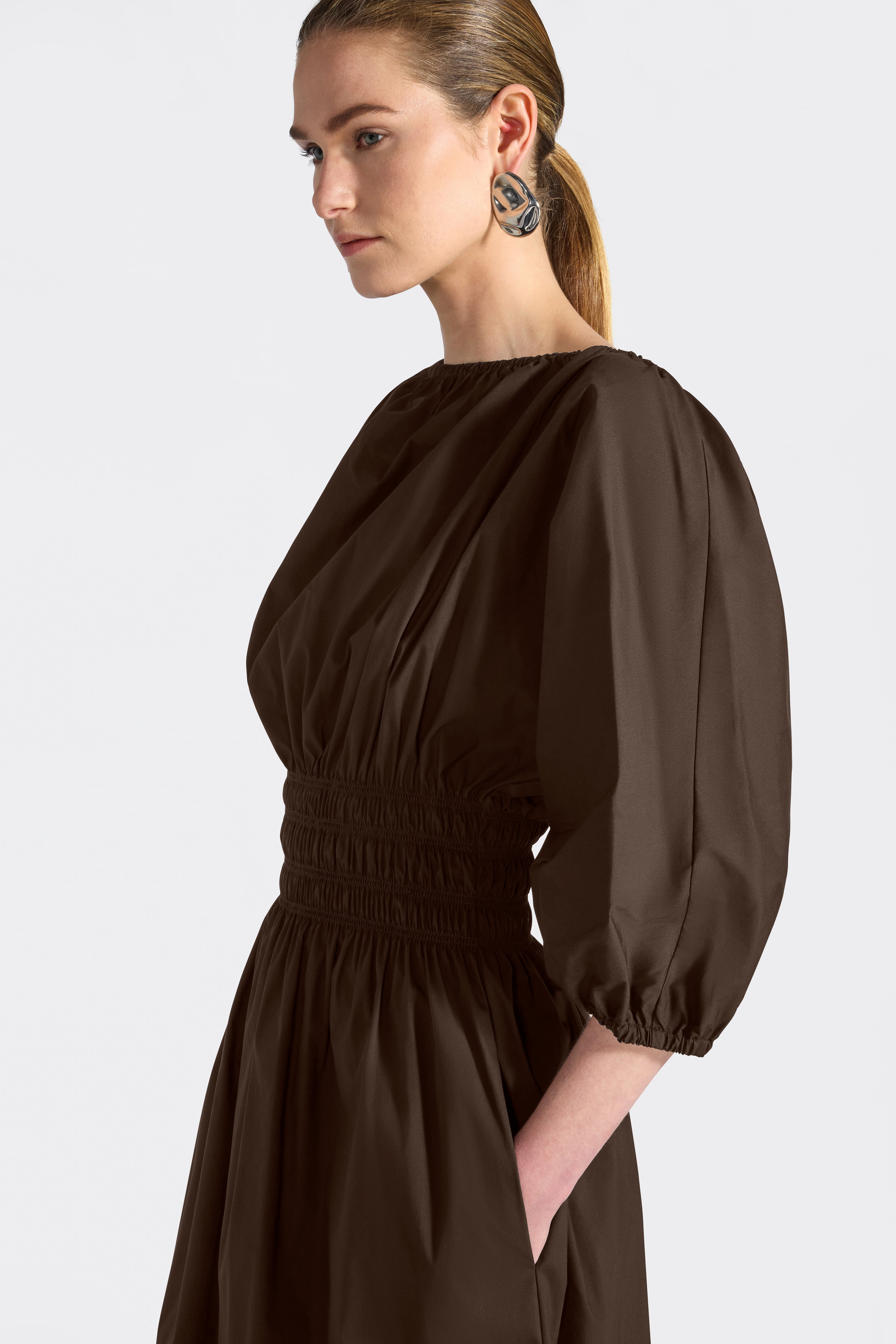 Liviana Conti Nilufar robe longue noire popeline