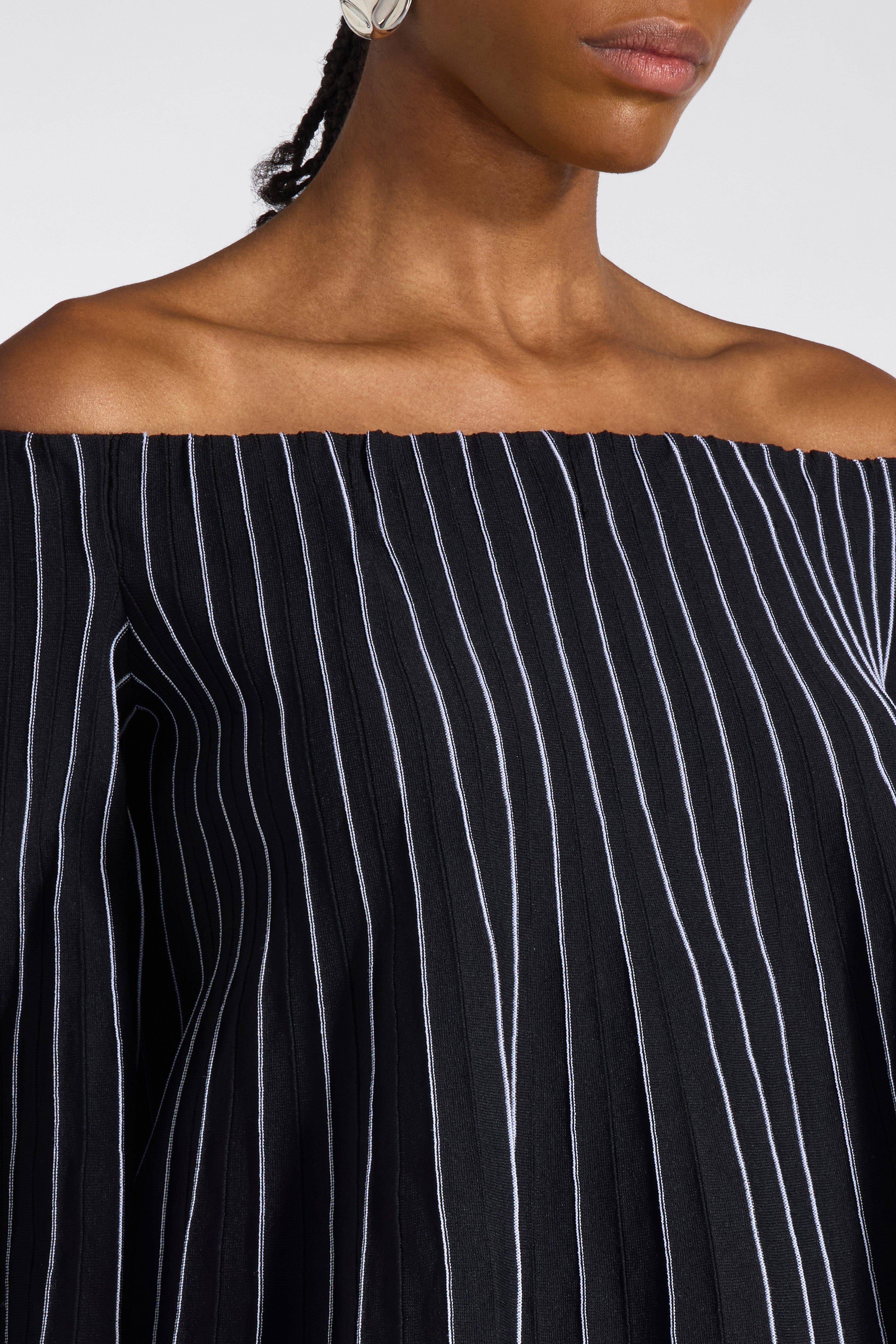 Liviana Conti Dolfina pull plissé noir blanc nylon