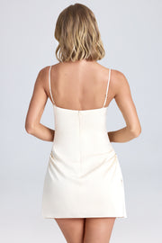 Oh Polly Zoyna robe mini satin ivoire drapée ligne A