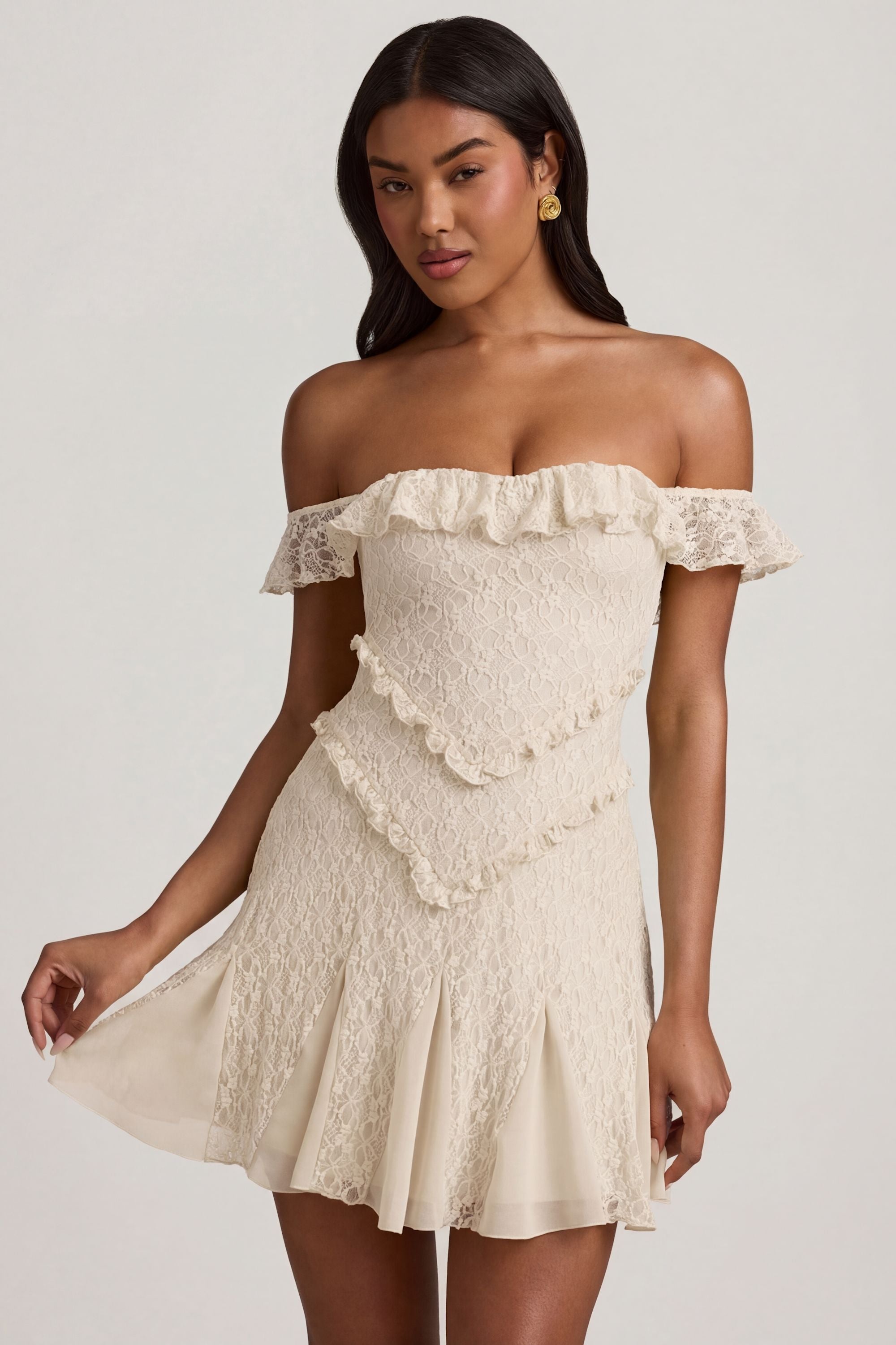 Oh Polly Nahida 13336 mini robe dentelle ivoire épaule dénudée