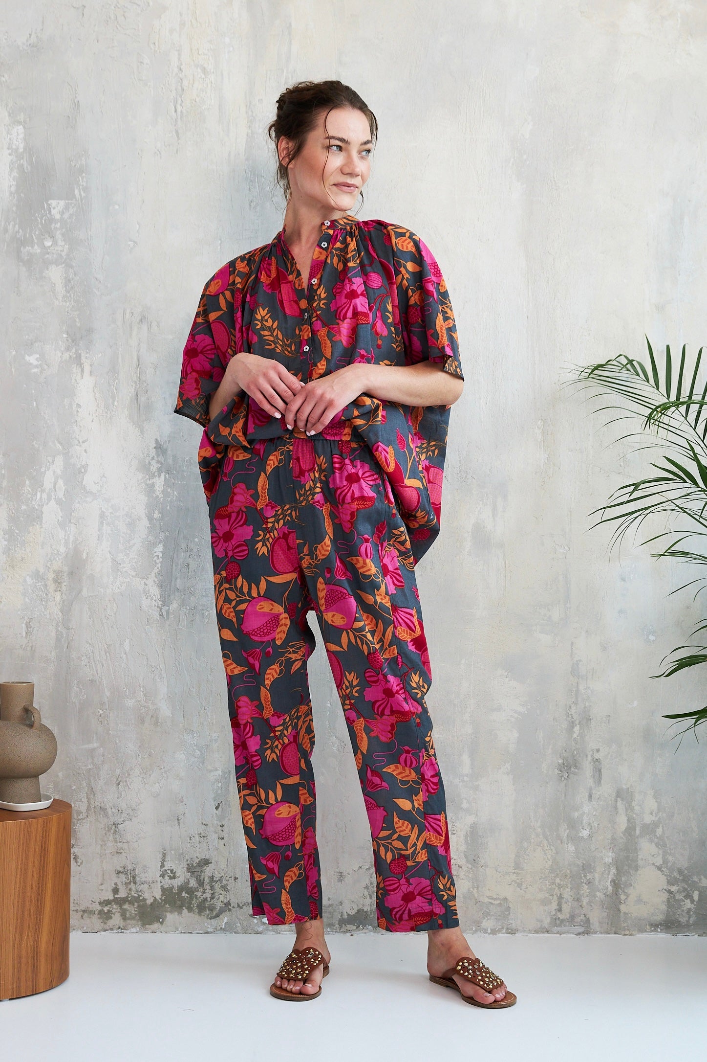 Chicosoleil Bonao pantalon droit floral grenade coton