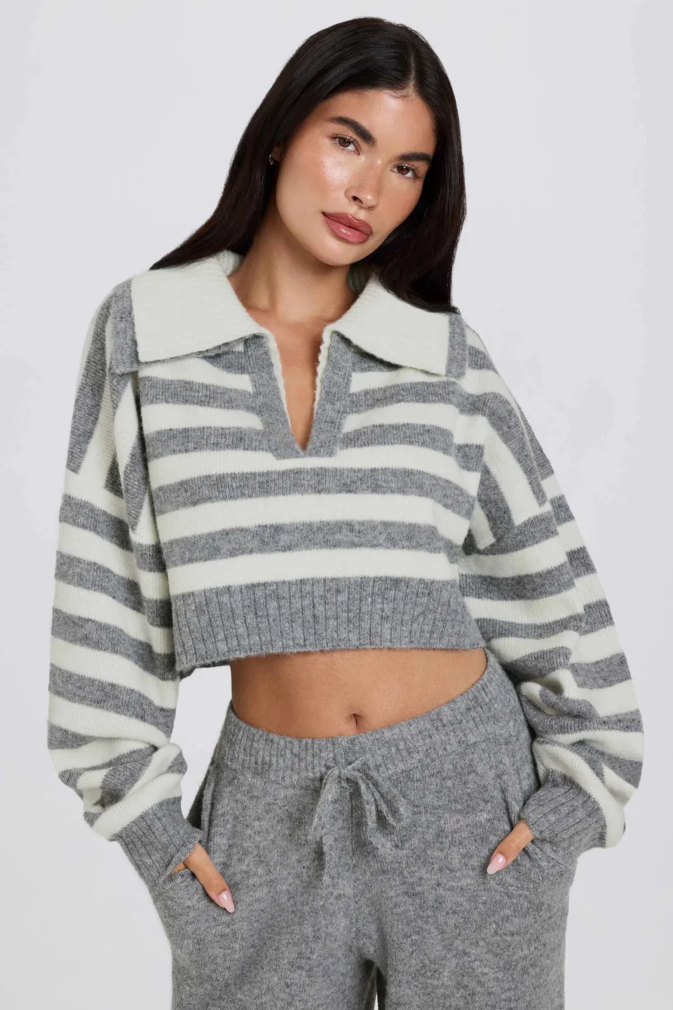 Oh Polly Pull Soft Knit Cropped gris rayé col double