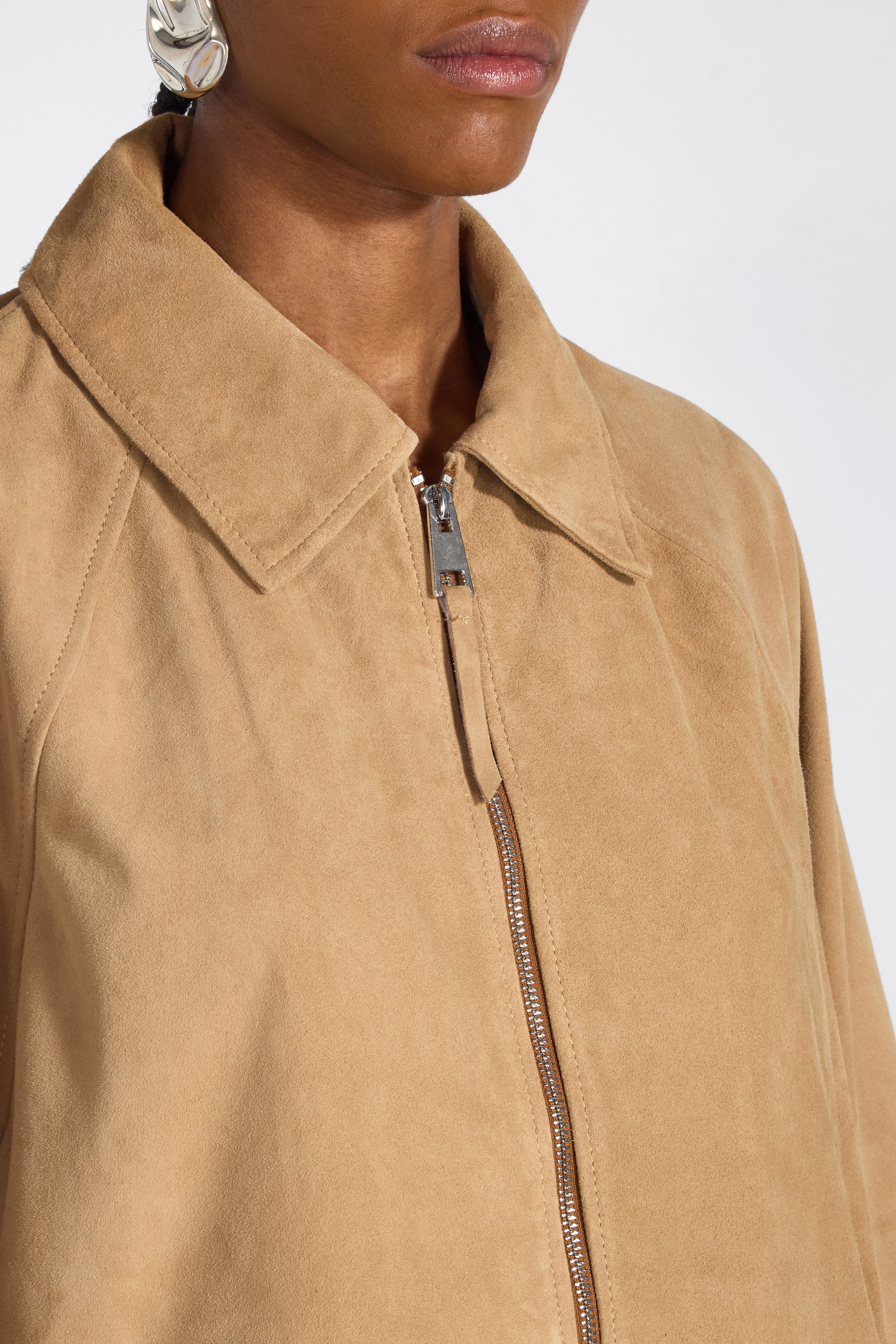 Liviana Conti Lance veste daim cremino col chemise zip